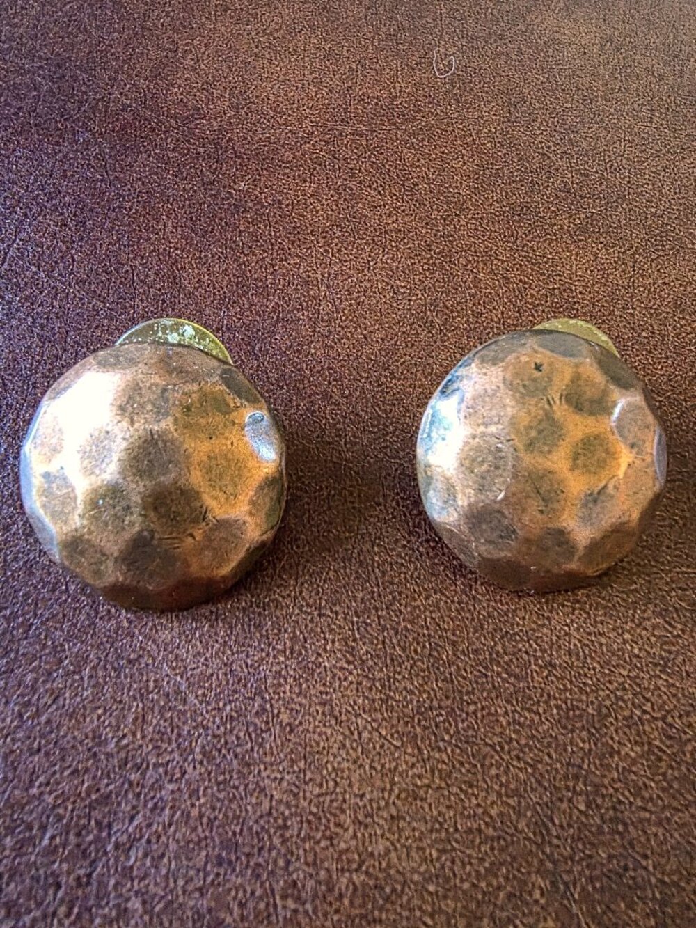 Vintage 1 Inch Hammered Copper Color Metal Stud Earrings Brand Unknown
